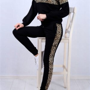 Conjunto negro con detalles Animal Print